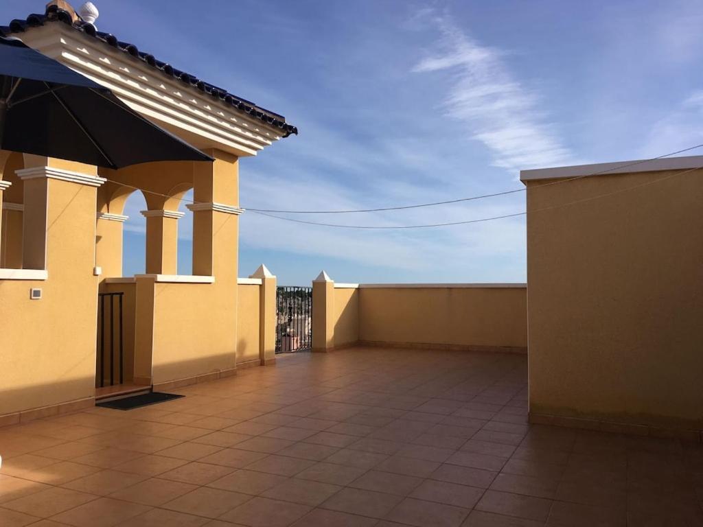 Top Floor Spacious Apartment With Roof Terrace Alicante Eksteriør bilde