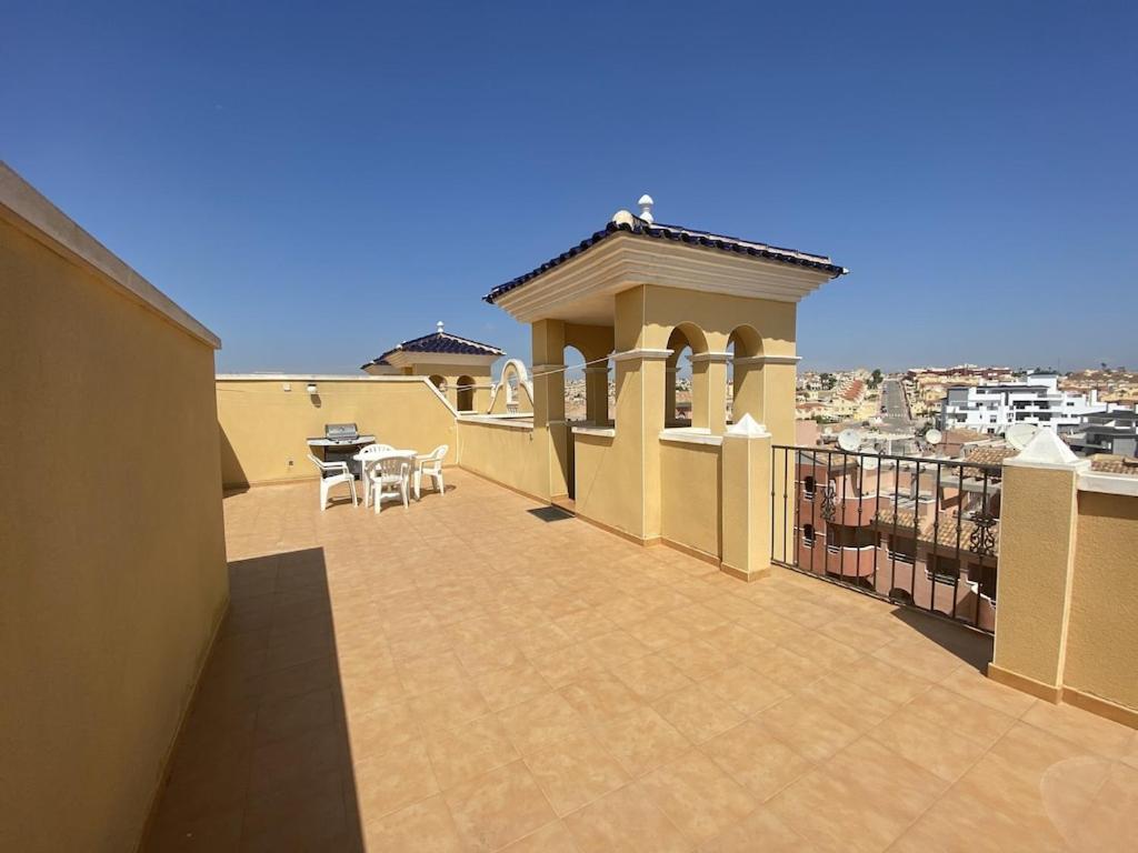 Top Floor Spacious Apartment With Roof Terrace Alicante Eksteriør bilde
